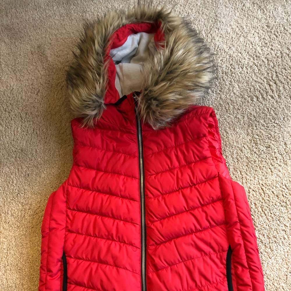Gap Women’s Hooded Vest Red Small NWT